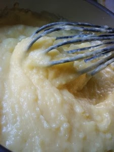 طورطة هائلة بالفريز وكريمة الموسلين لكل الحفلات والمناسبات السعيدة