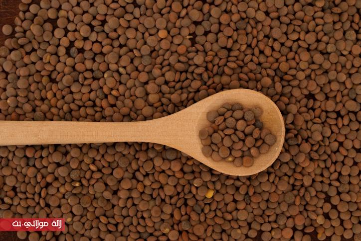 ملعقة مملوءة عدسا (thinkstock)