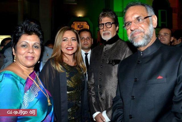 صورة تجمع أميتاب باتشان مع الفنانة ليلي علوي