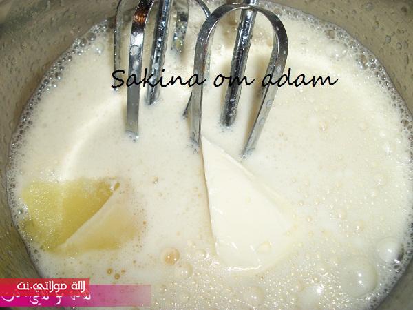 كيــــكات صغــــار بالفرماج كيحمقـــــــــــــــــو or0fo5f33r3e4e6yjmr.