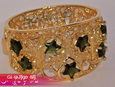تشكيلة من الحلي الذهبية للنساء 6
