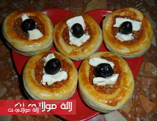 مجموعة مملحات جميلة ولذيذة بالعجينة المورقة مجموعة مملحات جميلة ولذيذة بالعجينة المورقة