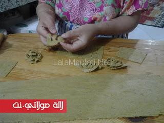 طريقة تحضير شباكية  مغربية هشيشة ولذيذة بالخطوات المصورة