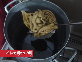 طريقة تحضير شباكية  مغربية هشيشة ولذيذة بالخطوات المصورة