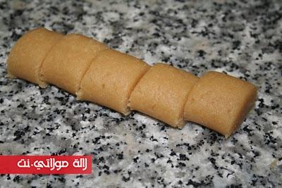 أصابع اللوز