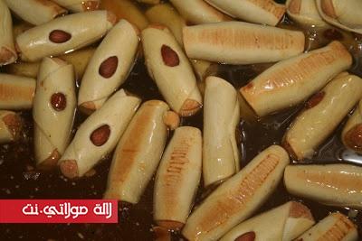 أصابع اللوز