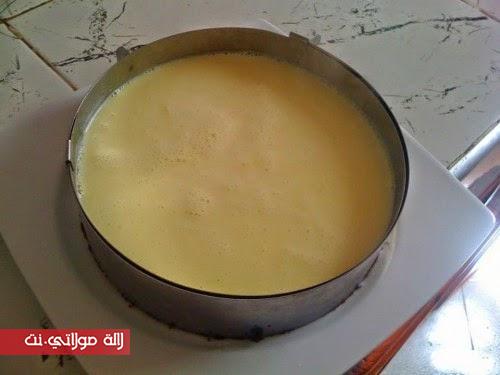 طورطة بفلان باردة بثلاث طبقات من الذ مايكون