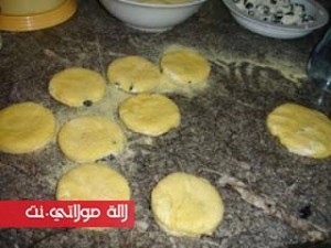 حريشات-بالجبن-والزيتون-الأسود-لذاذ-بالصور5