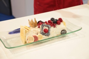 الحلويات المقدمة من طرف كل متسابقة للجنة التحكيم