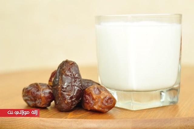 ريجيم التمر واللبن في رمضان وأضراره