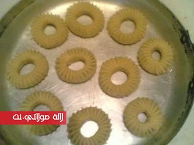 طريقة تحضير حلوة منقوشة بتمر مع الصور