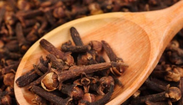 خلطة القرنفل لكثافة حاجبيك