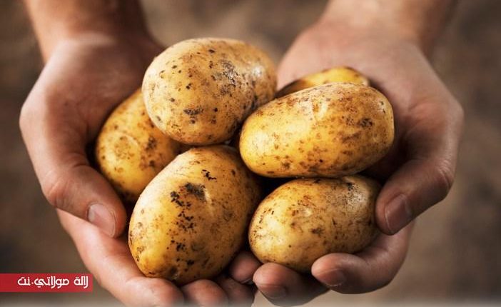 وصفة قشور البطاطس لمكافحة الشعر الأبيض