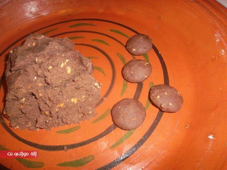 تحضير غريبة باللوز والكاكاو رائعة بالصور