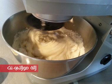 طريقة سهلة لتحضير الدونات  بالصور