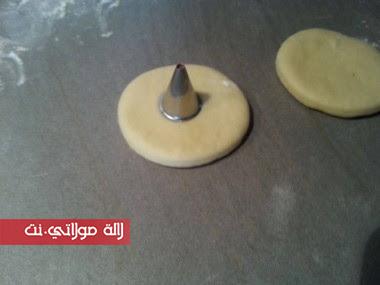 طريقة سهلة لتحضير الدونات  بالصور