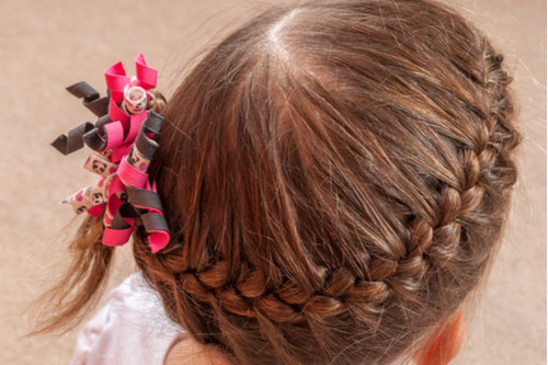 تسريحات شعر مرفوعة - تسريحة تشبه التاج