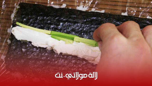 الافوكادو في حشوة السوشي الافوكادو في حشوة السوشي