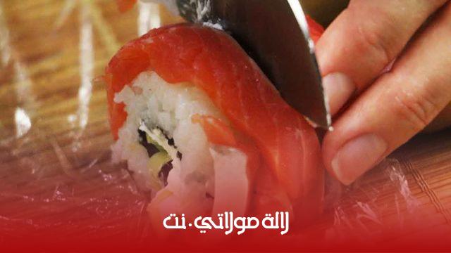 تقطيع رول السوشي تقطيع رول السوشي