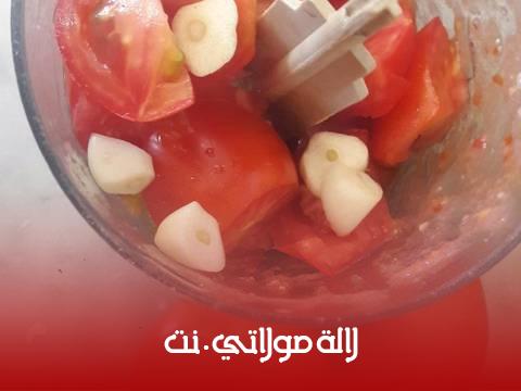 صورة الخطوة 2 من وصفة كبدة دجاج بالطماطم (مشرملة)